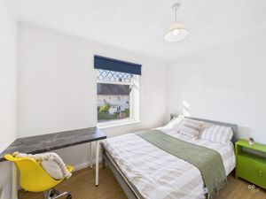 BEDROOM - click for photo gallery